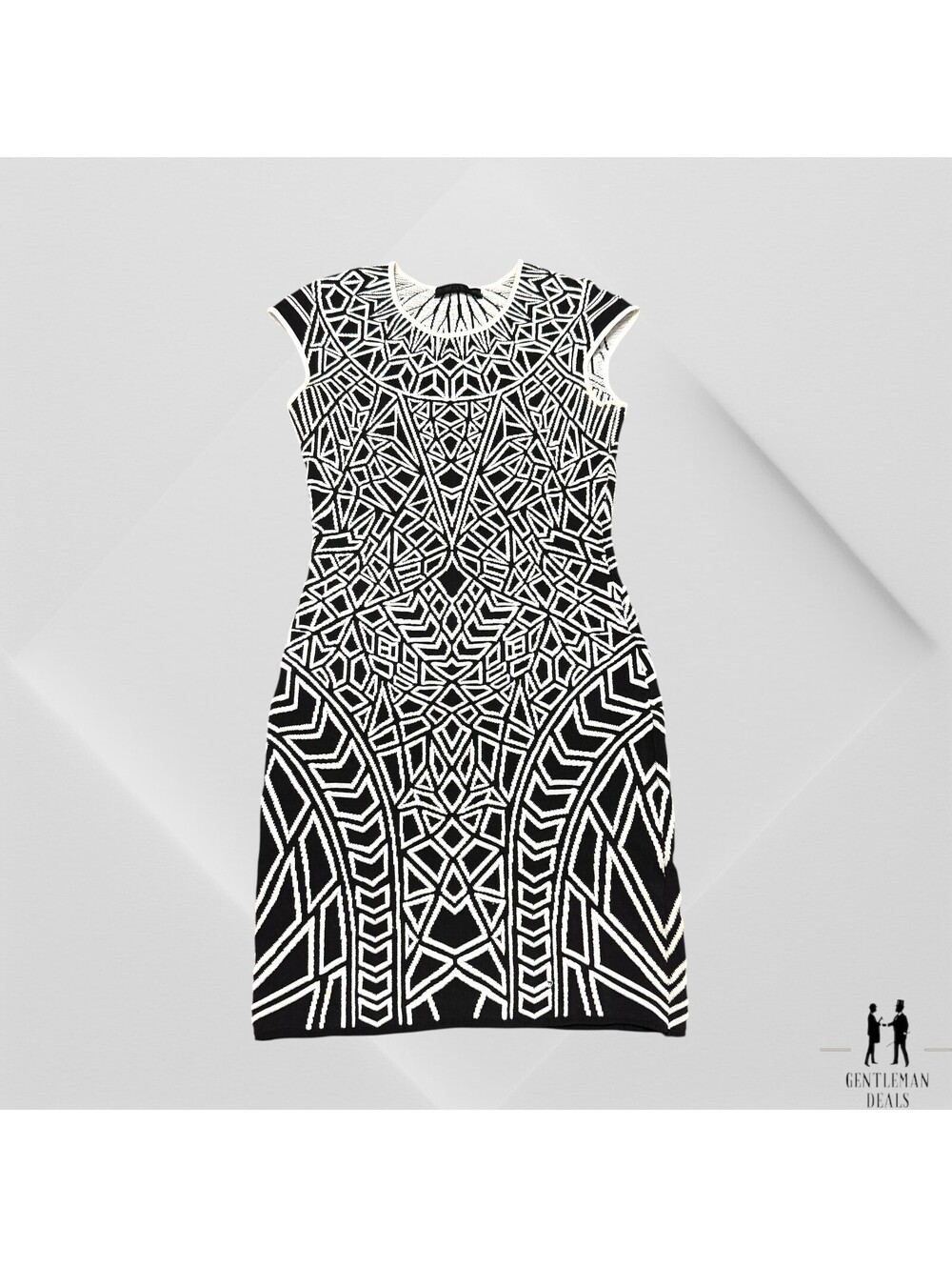 Women RVN  blk/white geometric design sleeveless short stretchy dress S Small